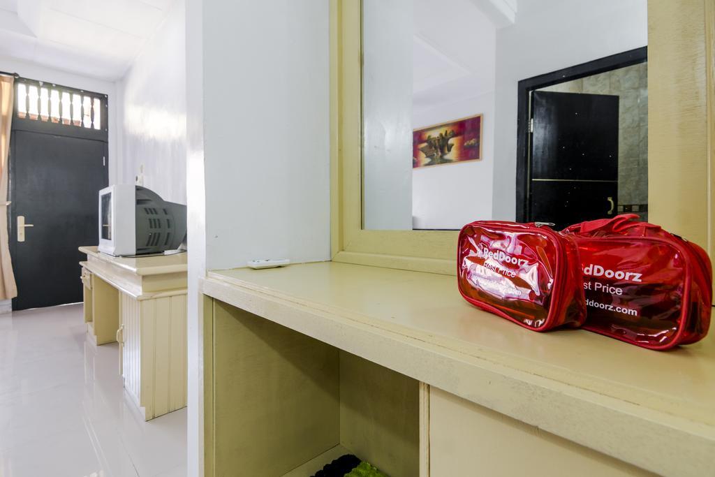 Reddoorz @ Poppies Lane 1 Hotel Kuta Lombok Buitenkant foto
