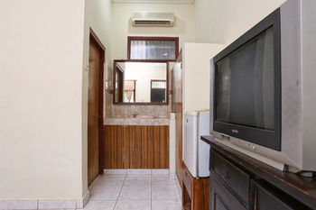 Reddoorz @ Poppies Lane 1 Hotel Kuta Lombok Buitenkant foto