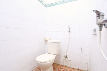Reddoorz @ Poppies Lane 1 Hotel Kuta Lombok Buitenkant foto